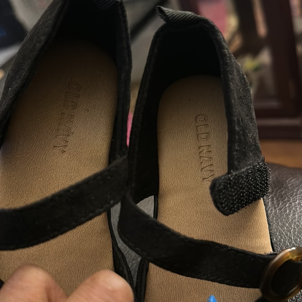 Shoes - Picture 4 of 4